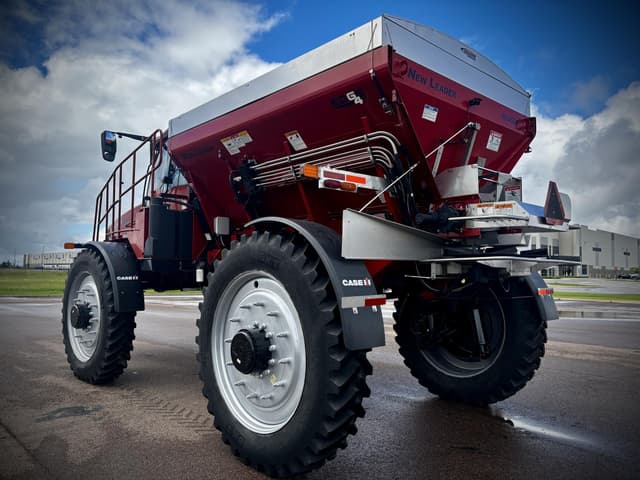 Image of Case IH 5550 Trident equipment image 2