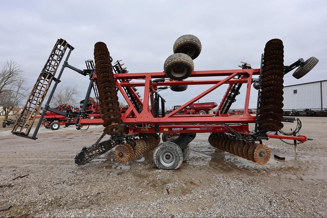 Image of Case IH 335VT Primary image