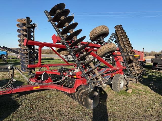 Image of Case IH 375 equipment image 2