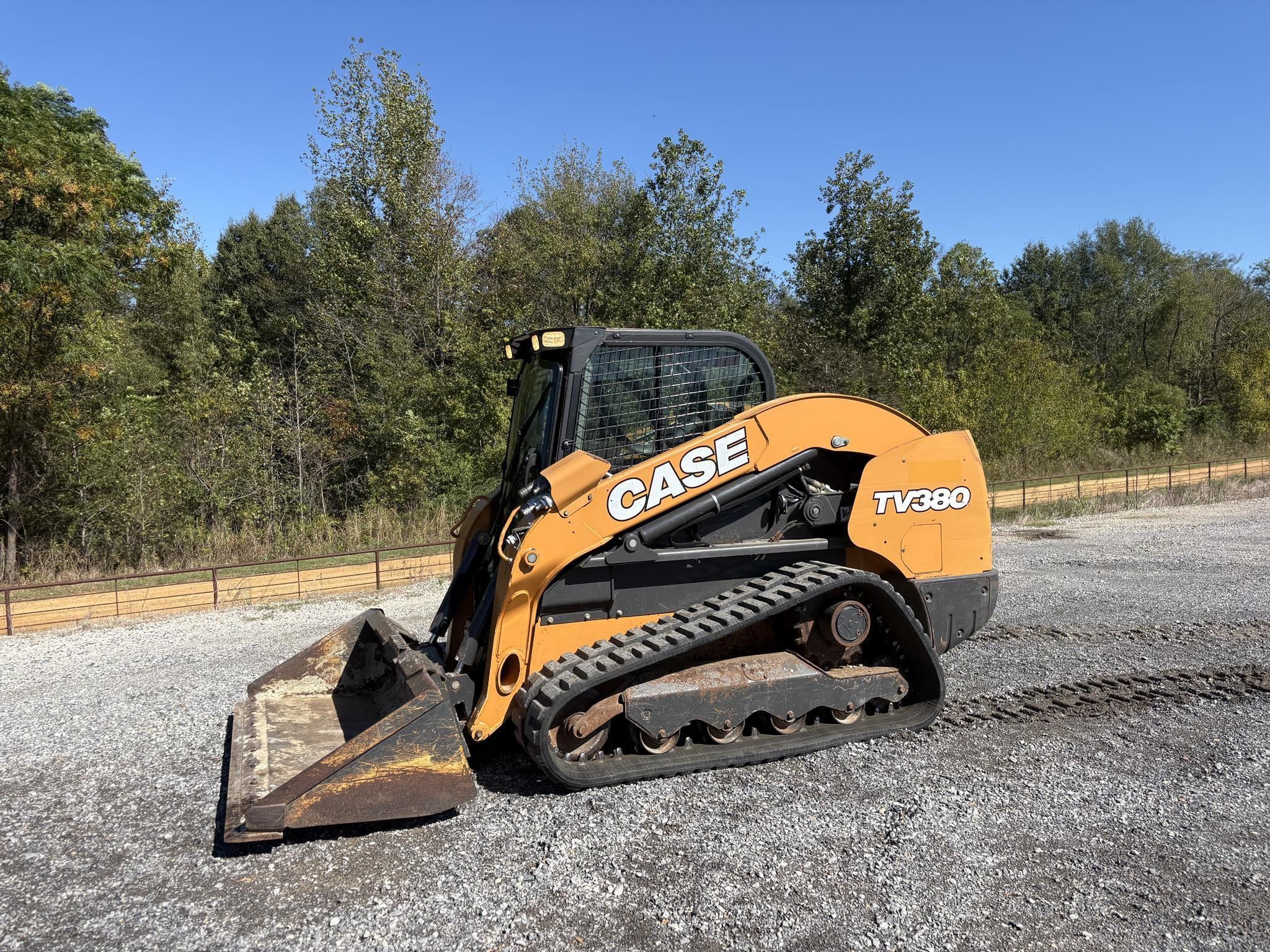 2019 Case TV380 Equipment Image0