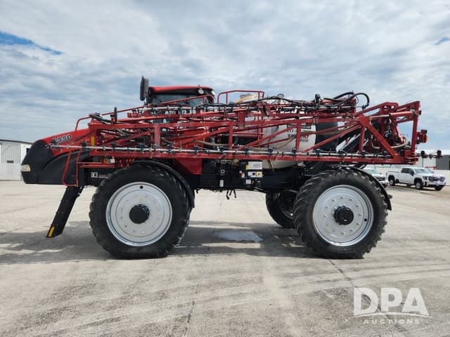 Image of Case IH 5550 Trident equipment image 2