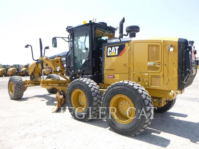 Image of Caterpillar 12M3 AWD equipment image 4