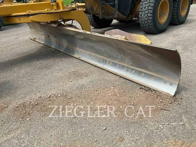 Image of Caterpillar 140M3AWD equipment image 4