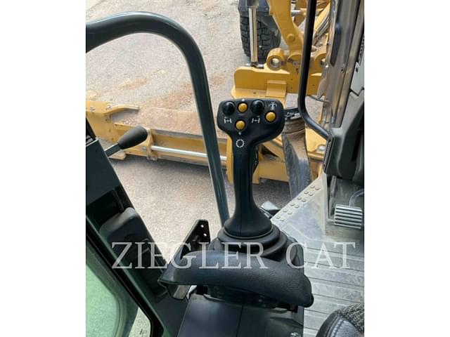 Image of Caterpillar 140M3AWD equipment image 2