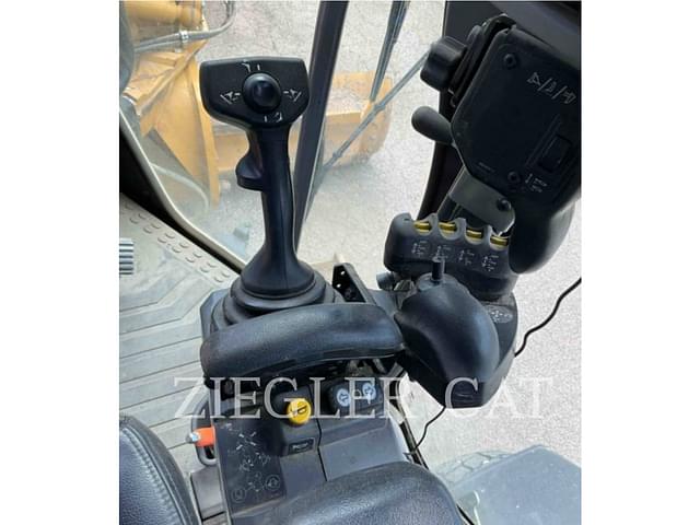 Image of Caterpillar 140M3AWD equipment image 3