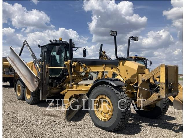 Image of Caterpillar 140M3AWD equipment image 2