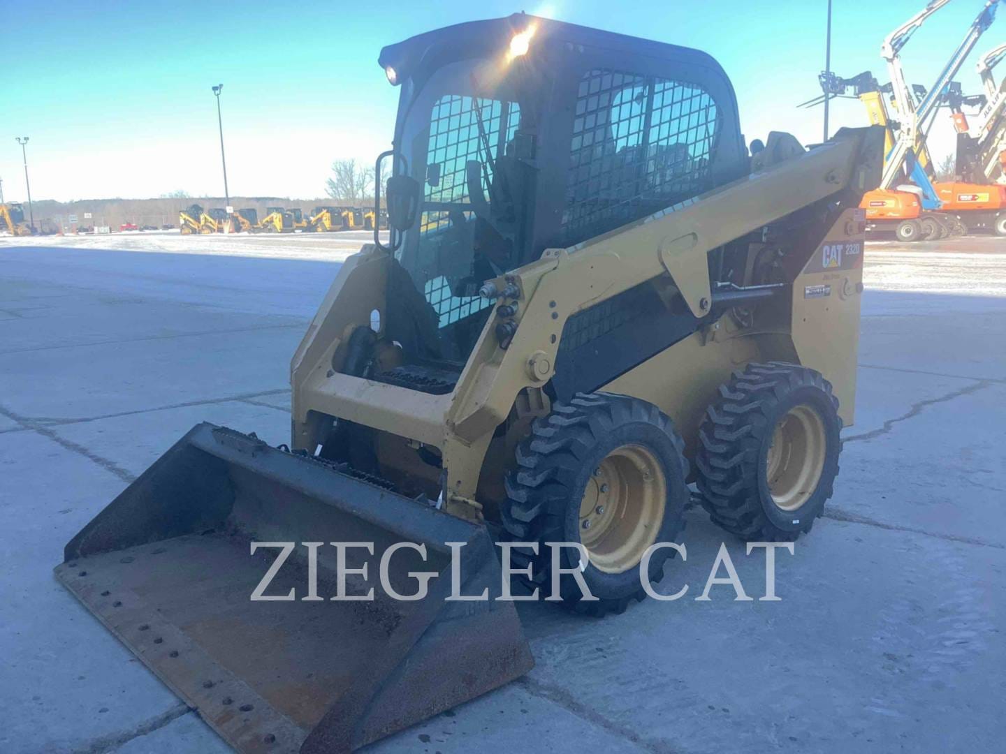 2019 Caterpillar 232D Equipment Image0