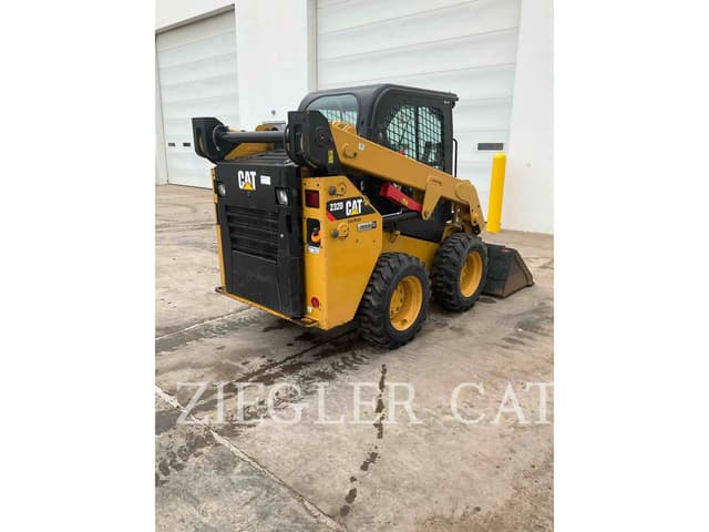 Image of Caterpillar 232D equipment image 2