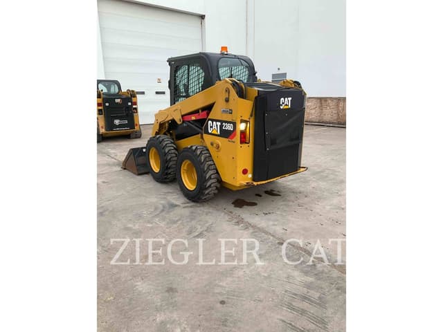 Image of Caterpillar 236D equipment image 3
