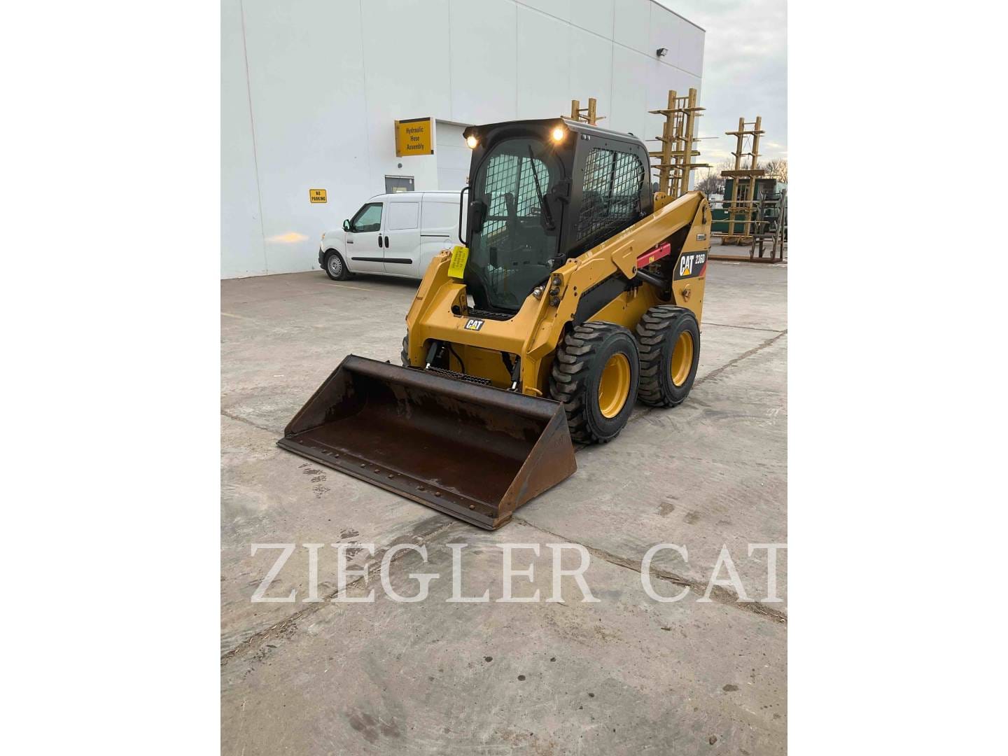 2019 Caterpillar 236D Equipment Image0
