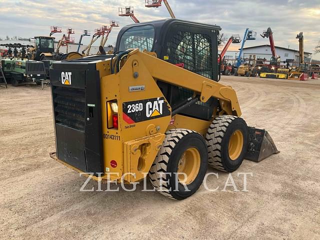 Image of Caterpillar 236D equipment image 2