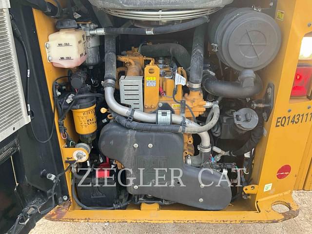 Image of Caterpillar 236D equipment image 2