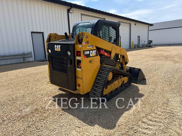 Image of Caterpillar 239D equipment image 2