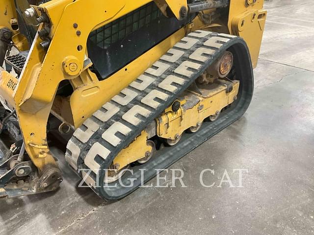 Image of Caterpillar 239D equipment image 2