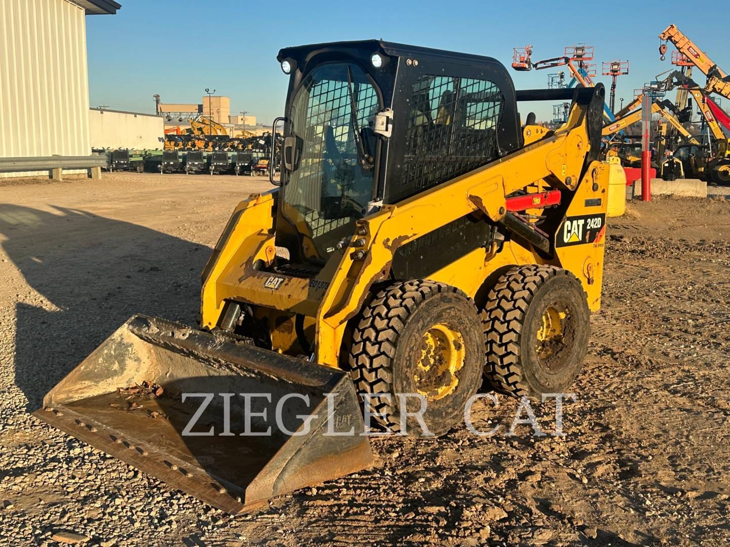 Main image Caterpillar 242D