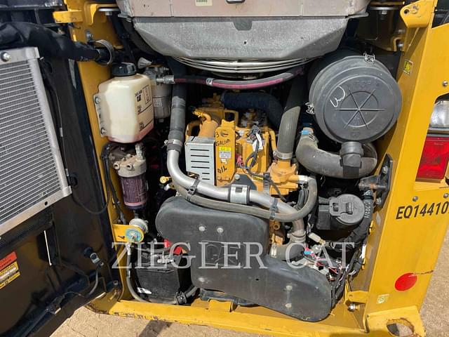 Image of Caterpillar 242D equipment image 3