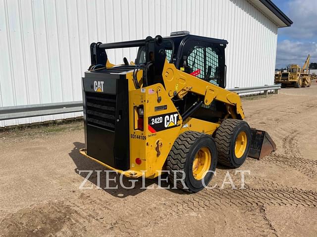 Image of Caterpillar 242D equipment image 4