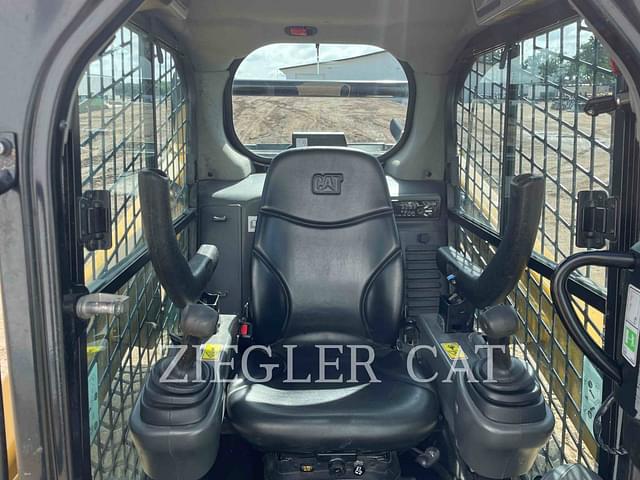 Image of Caterpillar 242D equipment image 4