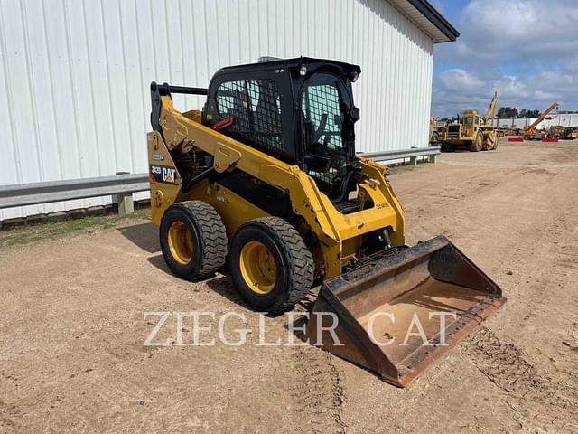 Image of Caterpillar 242D equipment image 1