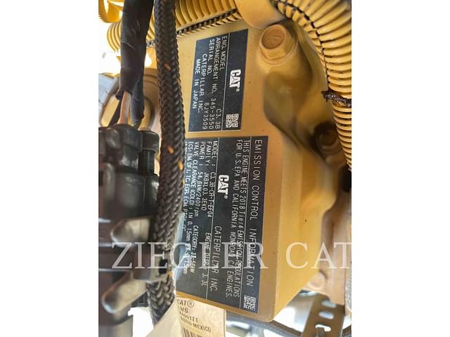 Image of Caterpillar 242D equipment image 3