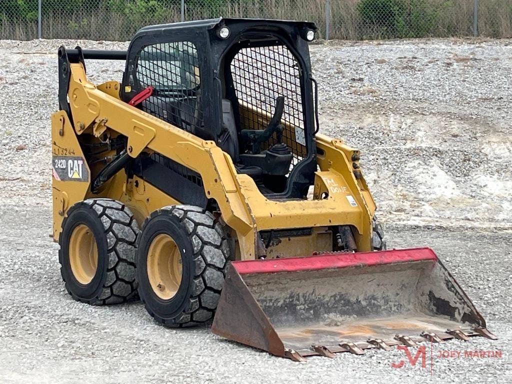 2019 Caterpillar 242D Equipment Image0