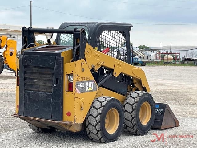 Image of Caterpillar 242D equipment image 2
