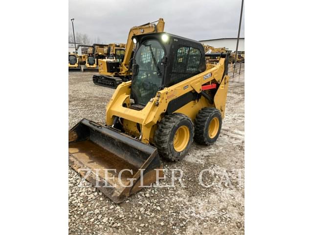 Image of Caterpillar 242D3 equipment image 1
