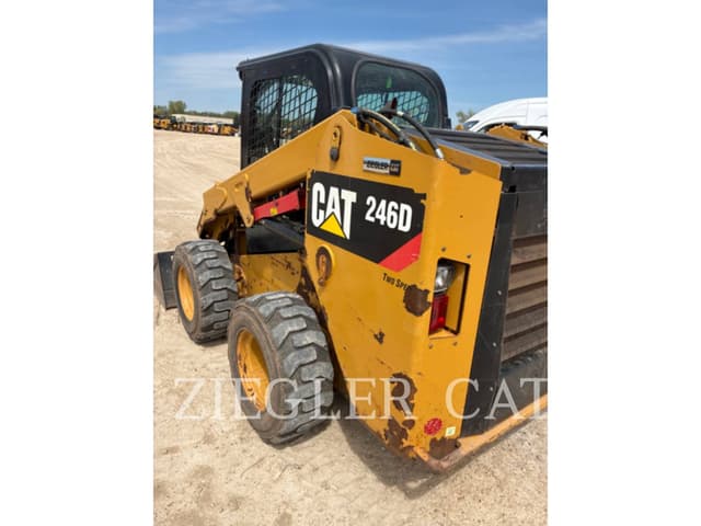 Image of Caterpillar 246D equipment image 3