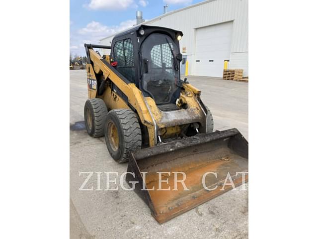 Image of Caterpillar 272D2 equipment image 1