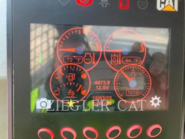 Image of Caterpillar 272D2 equipment image 4