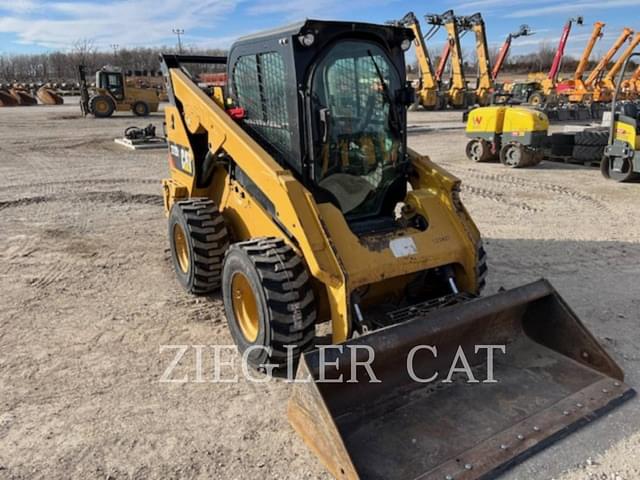 Image of Caterpillar 272D2 equipment image 2