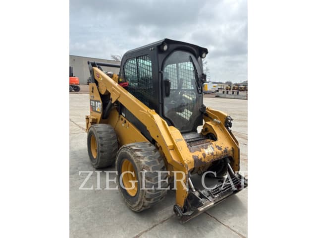 Image of Caterpillar 272D2 XHP equipment image 1