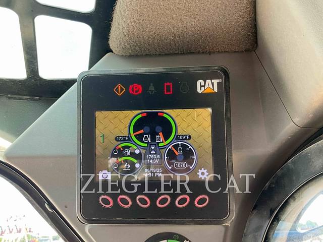 Image of Caterpillar 272D3 equipment image 1