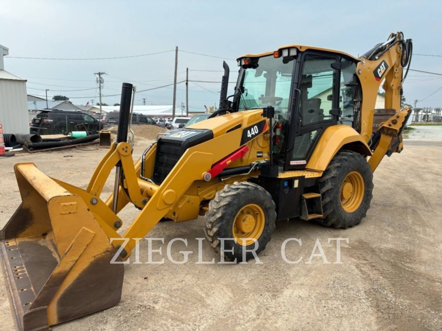 1900 Caterpillar 440 Equipment Image0