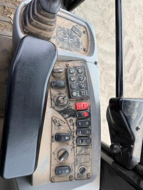 Image of Caterpillar 906M equipment image 2