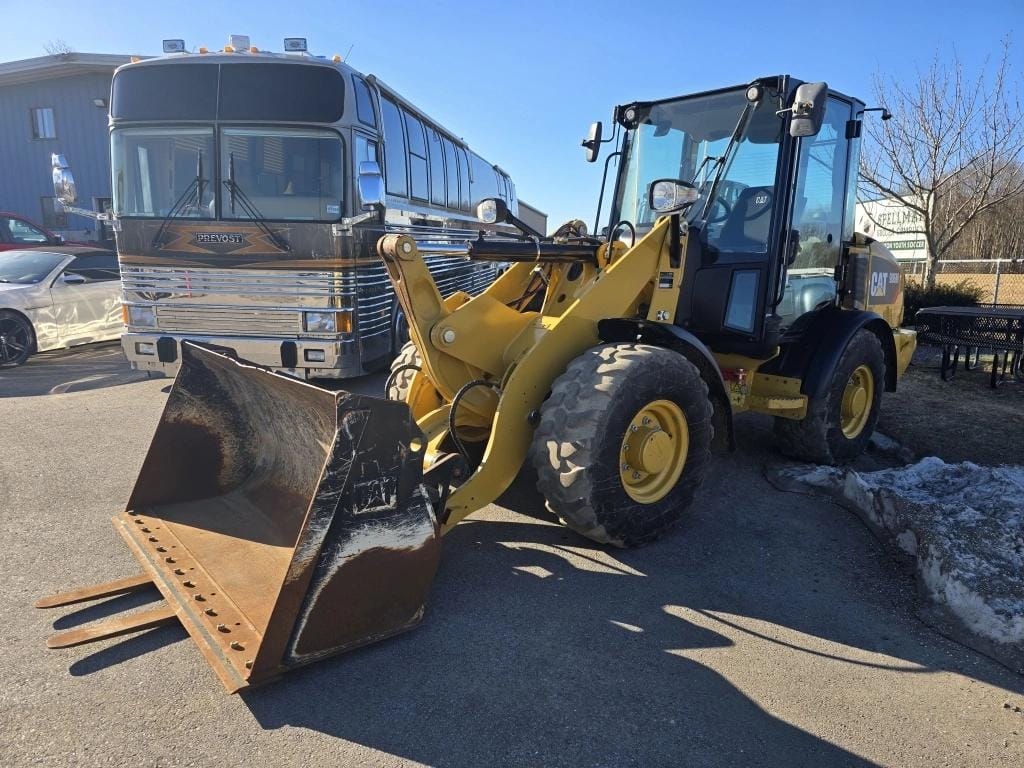 2019 Caterpillar 906M Equipment Image0
