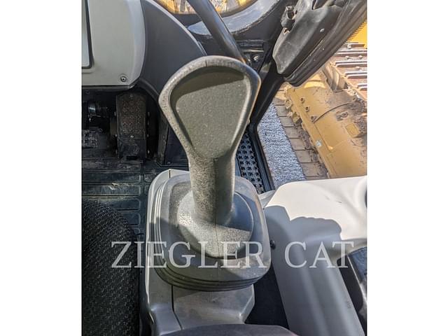 Image of Caterpillar 963K equipment image 3