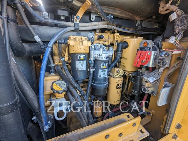 Image of Caterpillar 963K equipment image 4