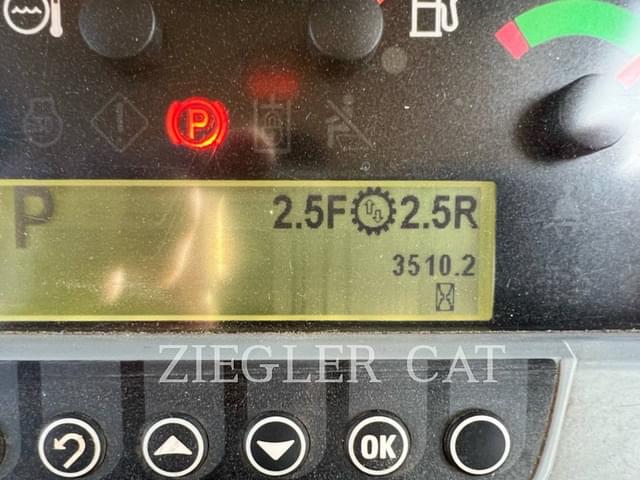 Image of Caterpillar 963K equipment image 2