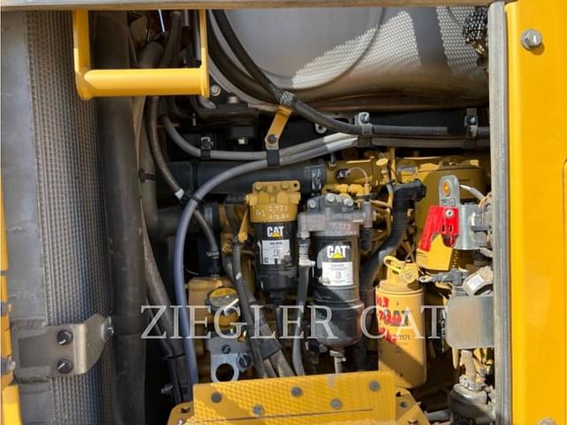 Image of Caterpillar 963K equipment image 2
