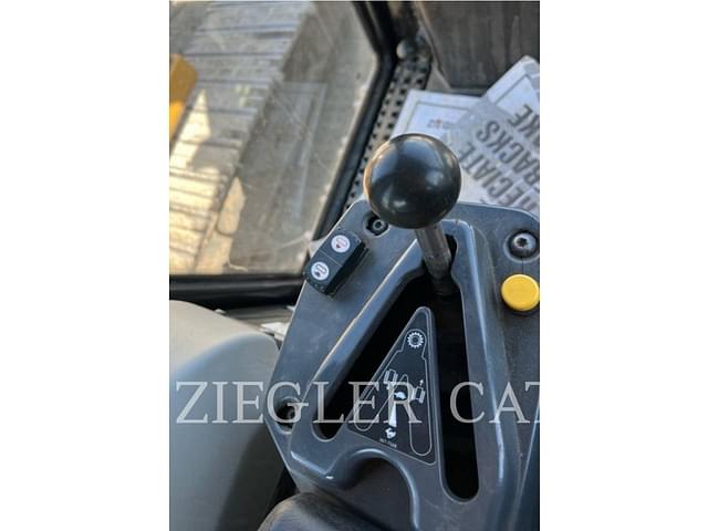 Image of Caterpillar 963K equipment image 1