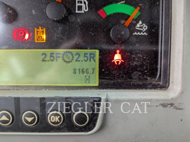 Image of Caterpillar 963K equipment image 4