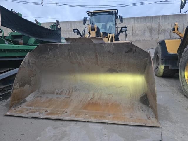 Image of Caterpillar 972M equipment image 1