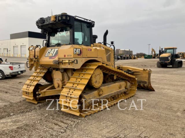 Image of Caterpillar D6 equipment image 2