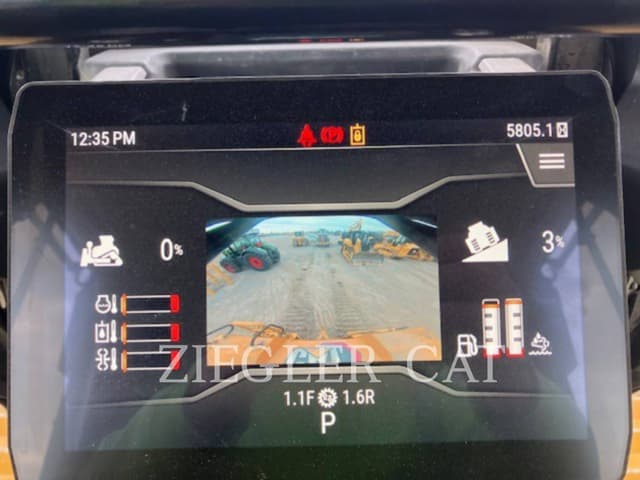 Image of Caterpillar D6 equipment image 4