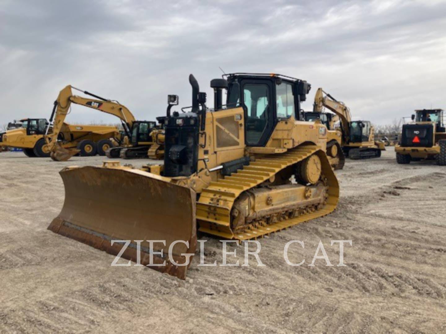 2019 Caterpillar D6 Equipment Image0