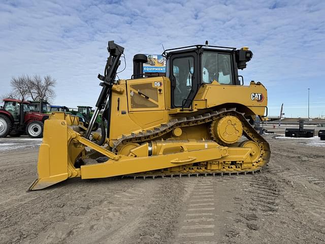 Image of Caterpillar D6 equipment image 2