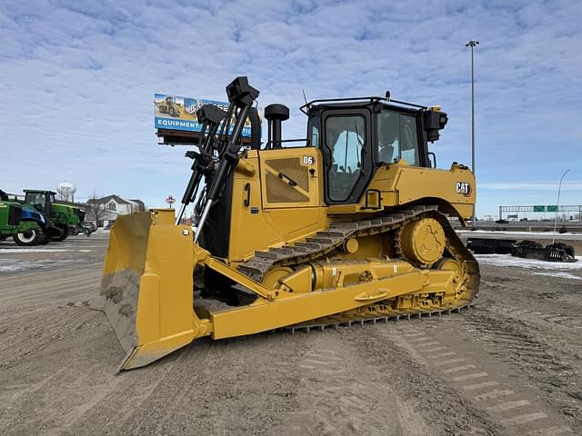 Image of Caterpillar D6 equipment image 1