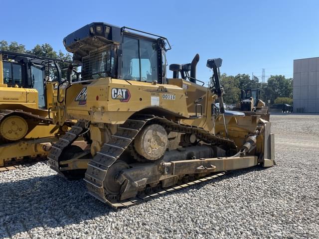 Image of Caterpillar D6 equipment image 2