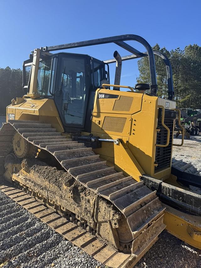 Image of Caterpillar D6N LGP equipment image 2